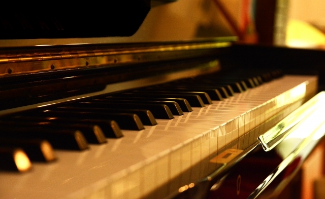 秋の軽井沢でピアノの音色と共に